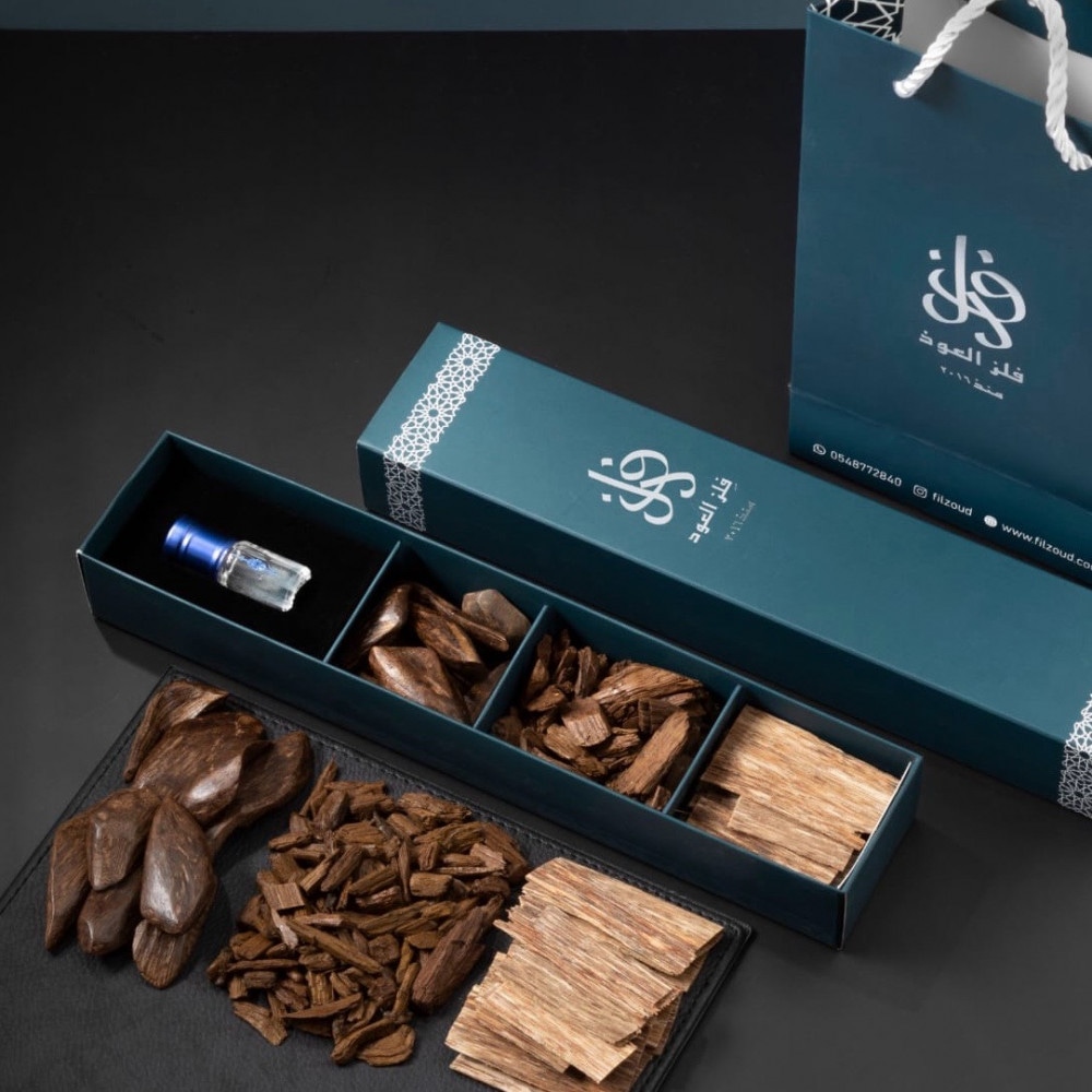 بخور العود والمسك